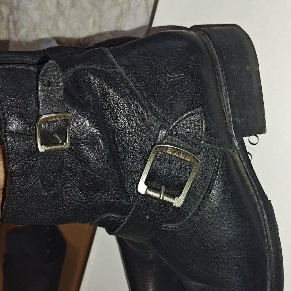 Frye The Vicky Booties - Picture 3 of 6